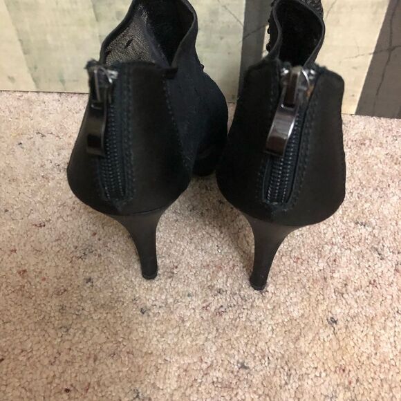 Beautiful cloth heels by Maripe in size 9 - Picture 4 of 4